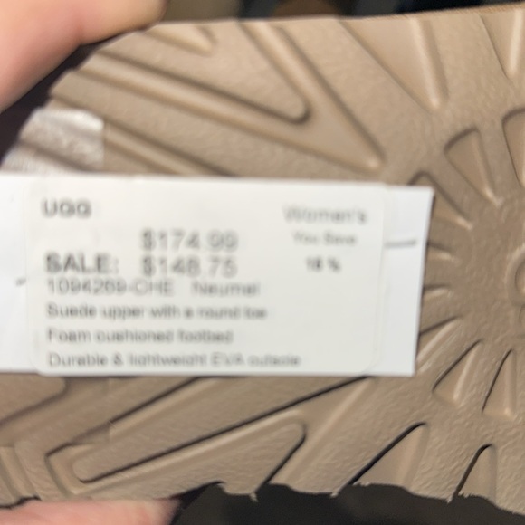 Kid ugg never worn size 3 - Picture 4 of 5